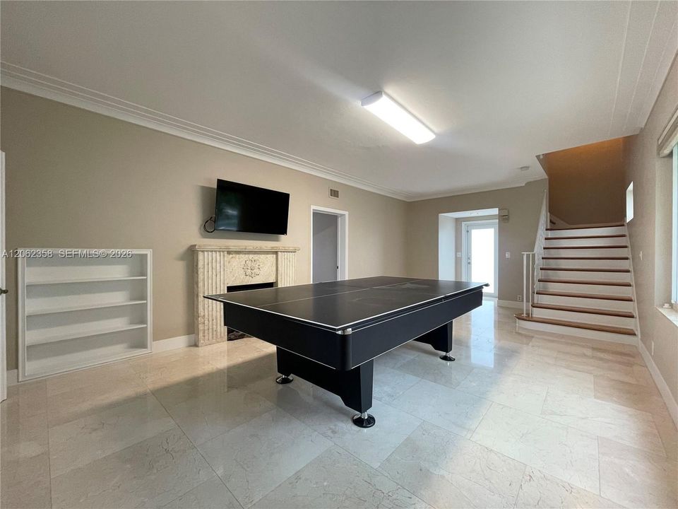 В аренду: $8,700 (3 спален, 3 ванн, 2366 Квадратных фут)