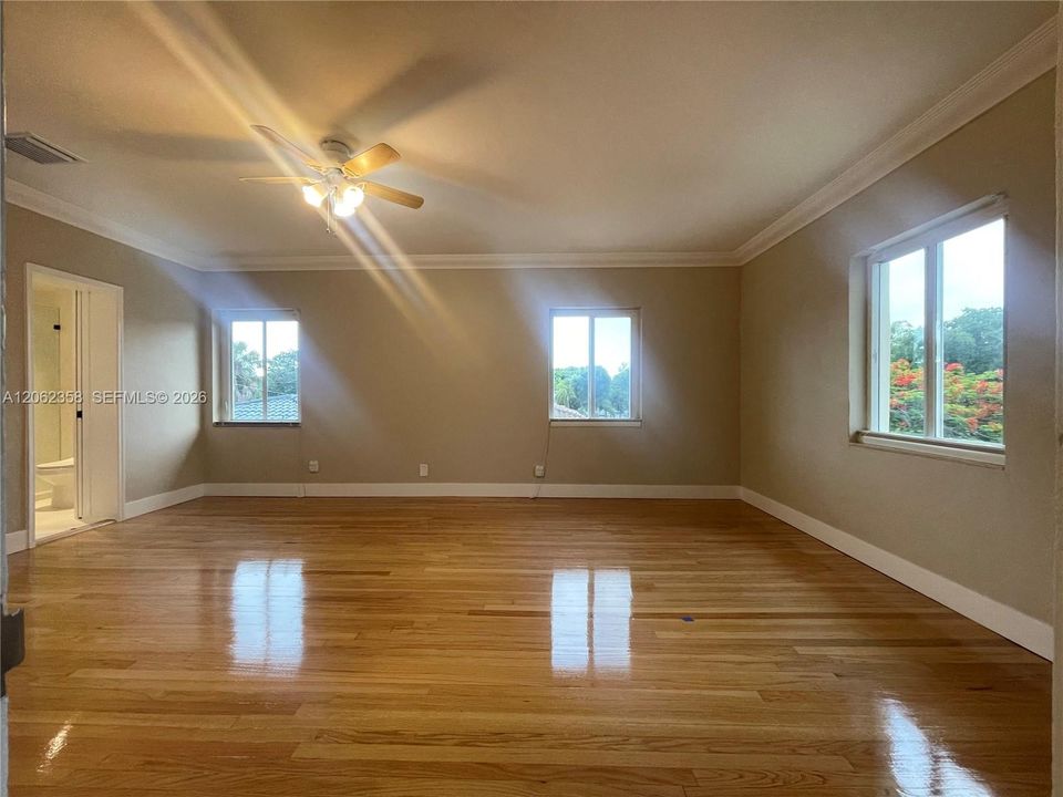 В аренду: $8,700 (3 спален, 3 ванн, 2366 Квадратных фут)