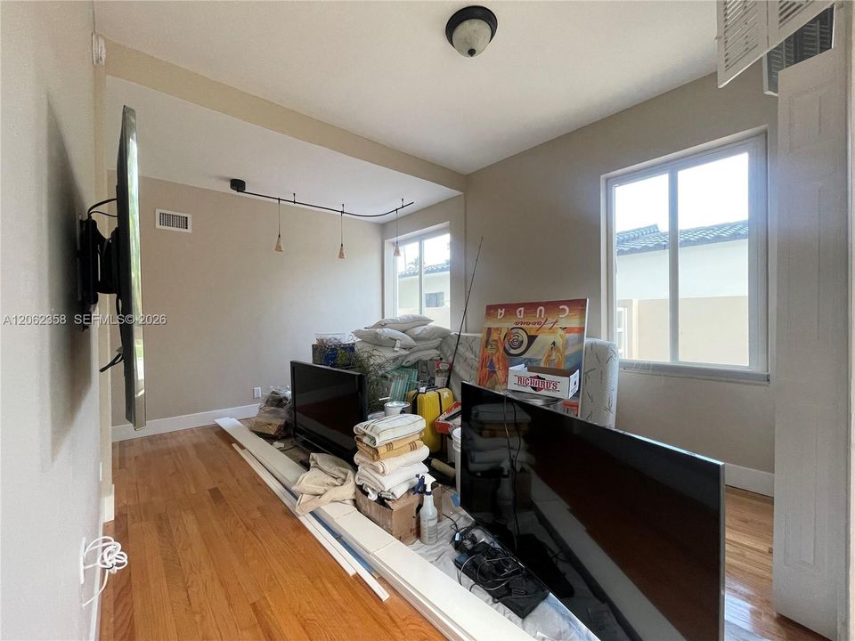 В аренду: $8,700 (3 спален, 3 ванн, 2366 Квадратных фут)