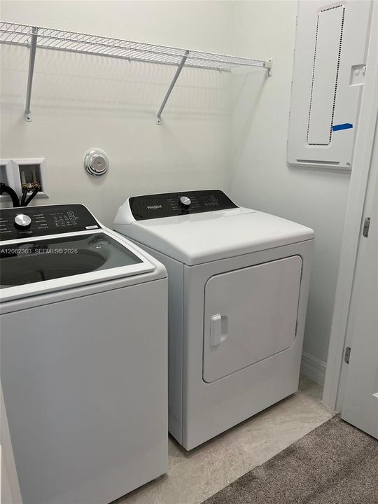 На продажу: $449,900 (3 спален, 2 ванн, 1644 Квадратных фут)
