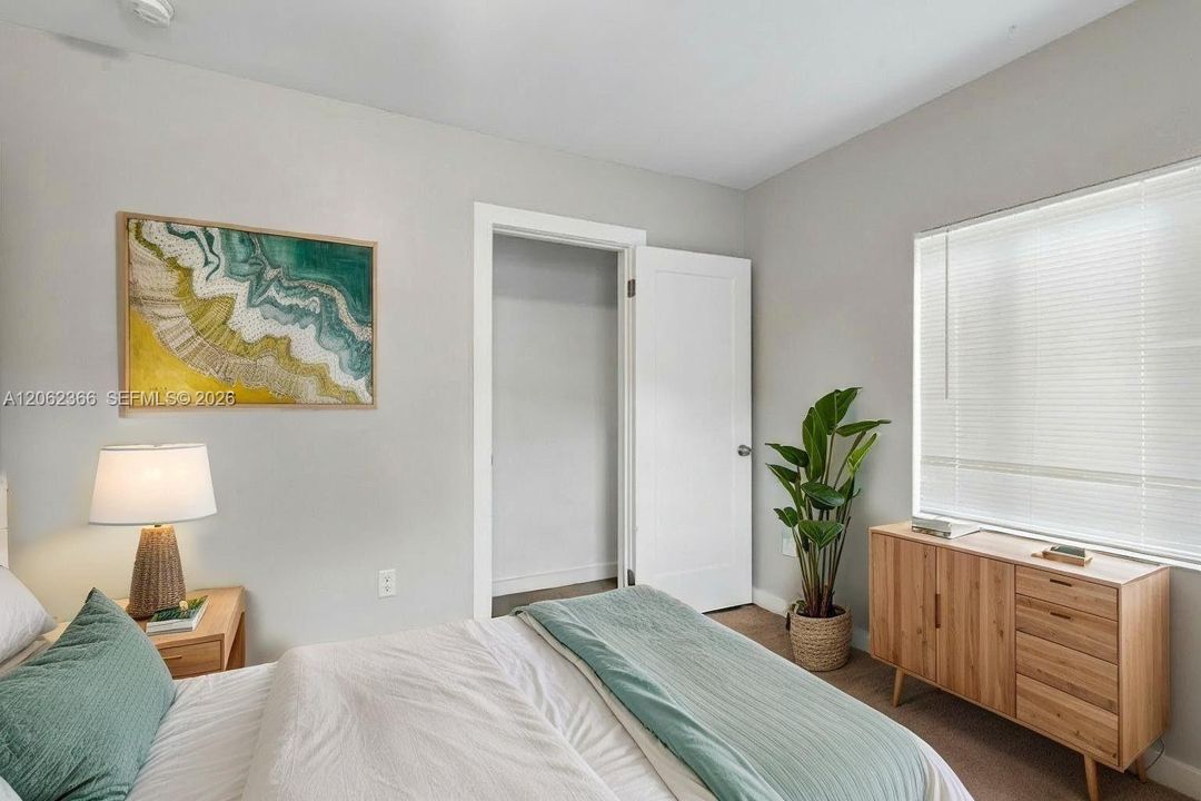 В аренду: $2,700 (2 спален, 2 ванн, 2074 Квадратных фут)