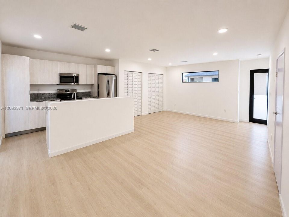 В аренду: $2,500 (3 спален, 2 ванн, 1516 Квадратных фут)