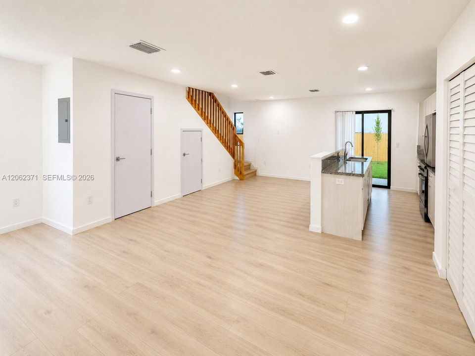 В аренду: $2,500 (3 спален, 2 ванн, 1516 Квадратных фут)