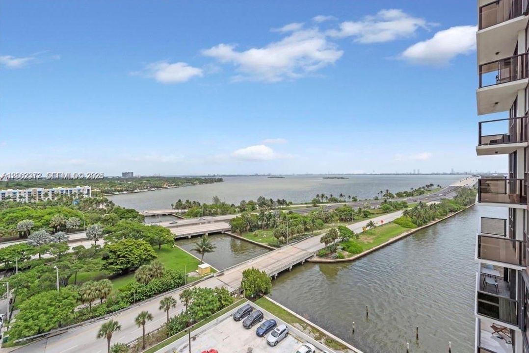 For Rent: $3,300 (2 beds, 2 baths, 990 Square Feet)