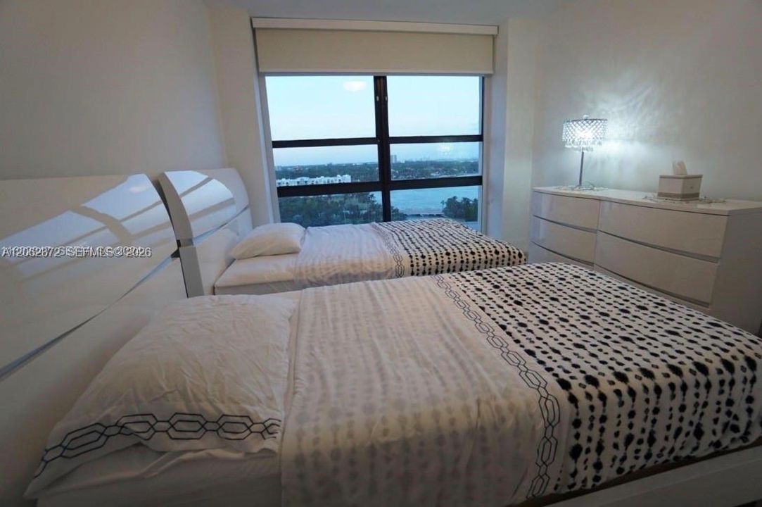 For Rent: $3,300 (2 beds, 2 baths, 990 Square Feet)