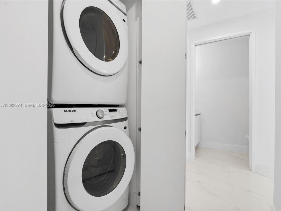 На продажу: $1,799,000 (3 спален, 3 ванн, 1651 Квадратных фут)