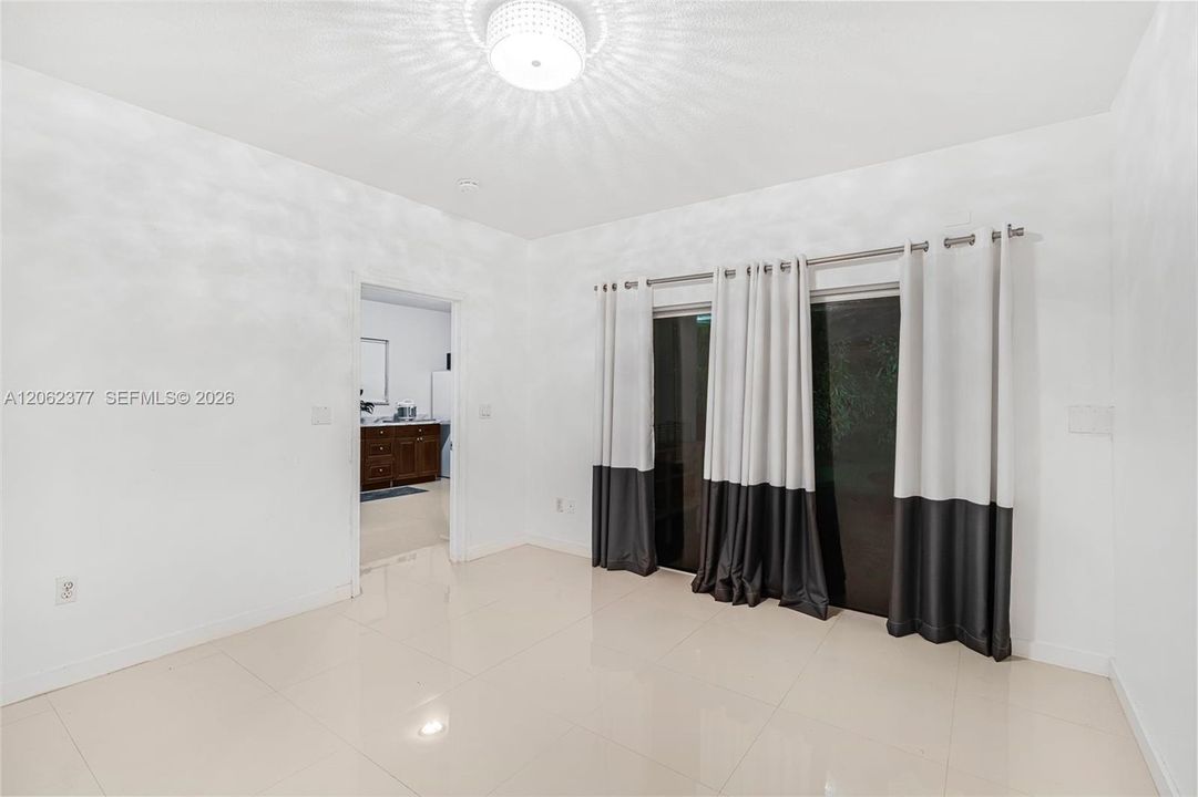В аренду: $1,500 (1 спален, 1 ванн, 0 Квадратных фут)