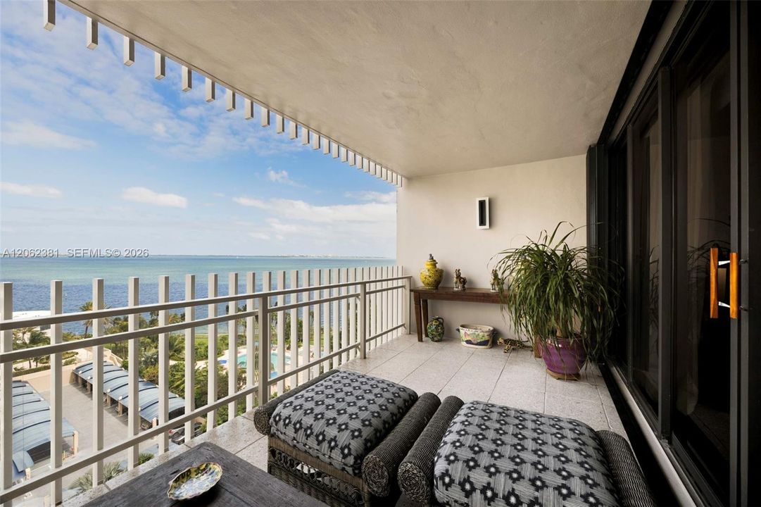 For Sale: $2,900,000 (3 beds, 2 baths, 2614 Square Feet)