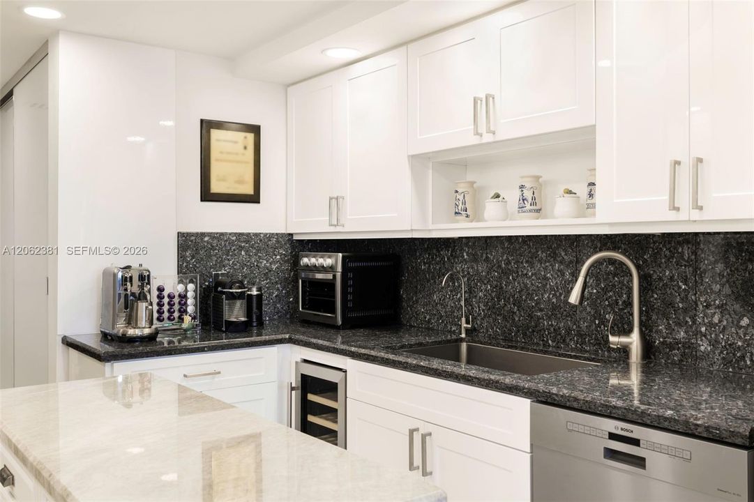 For Sale: $2,900,000 (3 beds, 2 baths, 2614 Square Feet)