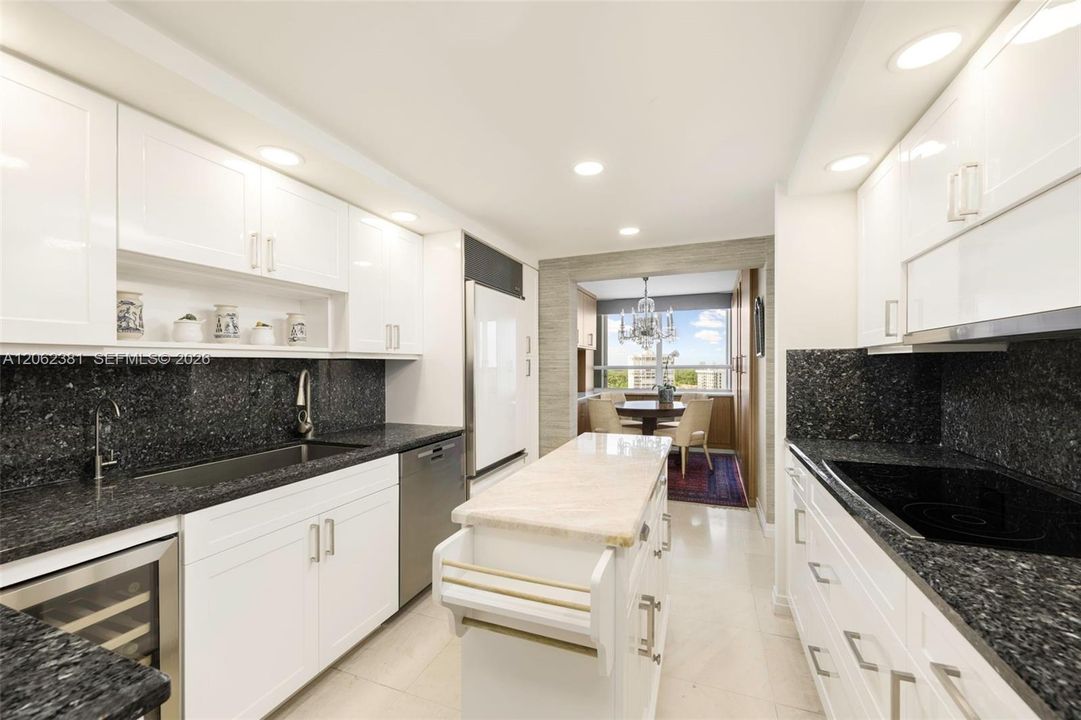 For Sale: $2,900,000 (3 beds, 2 baths, 2614 Square Feet)