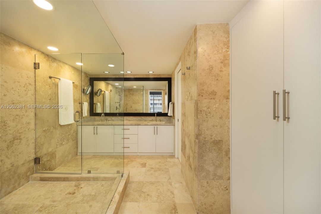For Sale: $2,900,000 (3 beds, 2 baths, 2614 Square Feet)