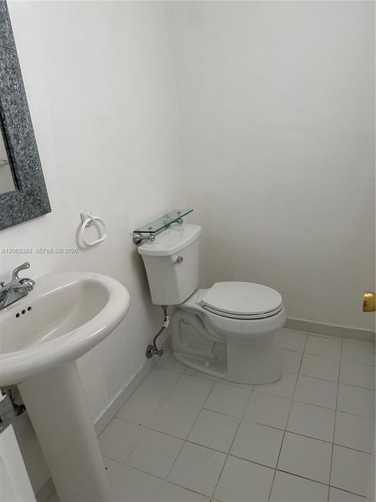 For Sale: $480,000 (1 beds, 1 baths, 854 Square Feet)