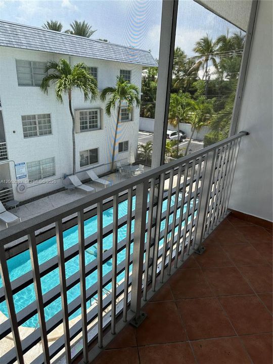 For Sale: $480,000 (1 beds, 1 baths, 854 Square Feet)