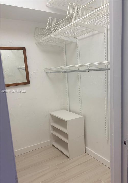 For Sale: $480,000 (1 beds, 1 baths, 854 Square Feet)