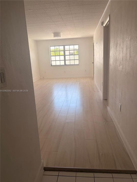 For Sale: $480,000 (1 beds, 1 baths, 854 Square Feet)