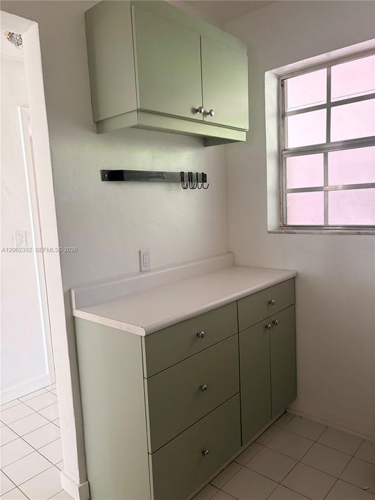 For Sale: $480,000 (1 beds, 1 baths, 854 Square Feet)