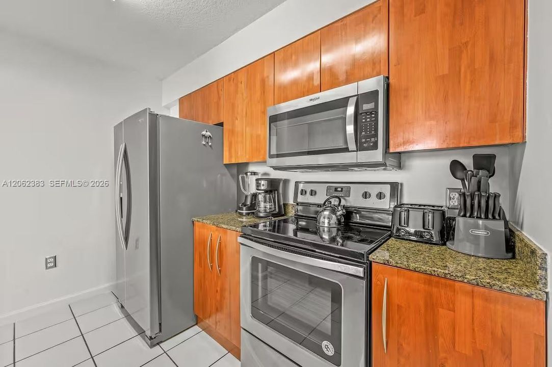 На продажу: $899,995 (3 спален, 2 ванн, 1232 Квадратных фут)