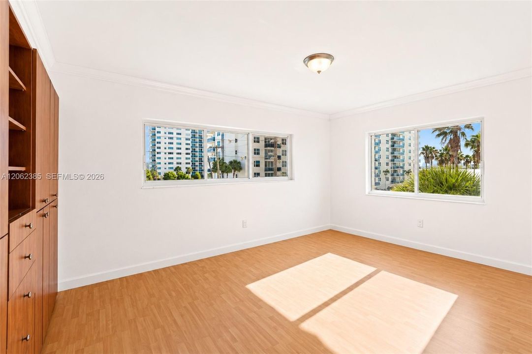 На продажу: $449,000 (3 спален, 2 ванн, 1258 Квадратных фут)
