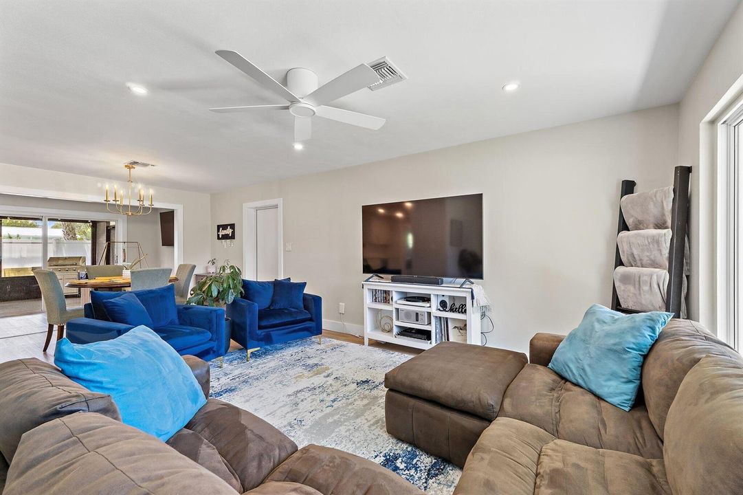 033-417PhiladelphiaDr-Jupiter-FL-33458-S