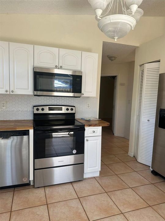 En Venta: $525,000 (3 camas, 2 baños, 1350 Pies cuadrados)