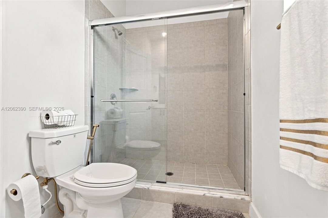 В аренду: $4,000 (3 спален, 2 ванн, 1419 Квадратных фут)