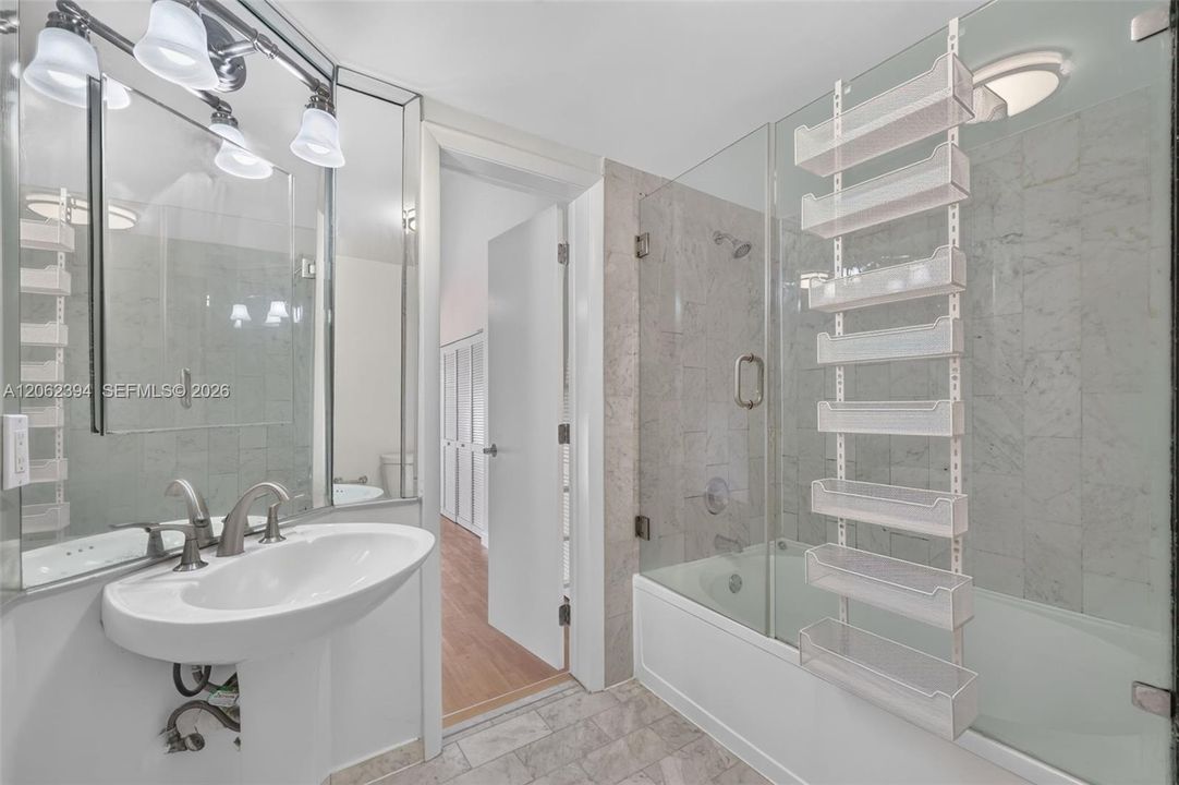 В аренду: $2,700 (2 спален, 1 ванн, 1152 Квадратных фут)
