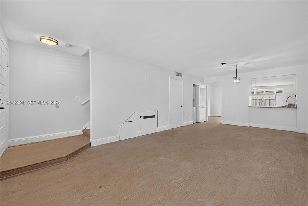 В аренду: $2,700 (2 спален, 1 ванн, 1152 Квадратных фут)