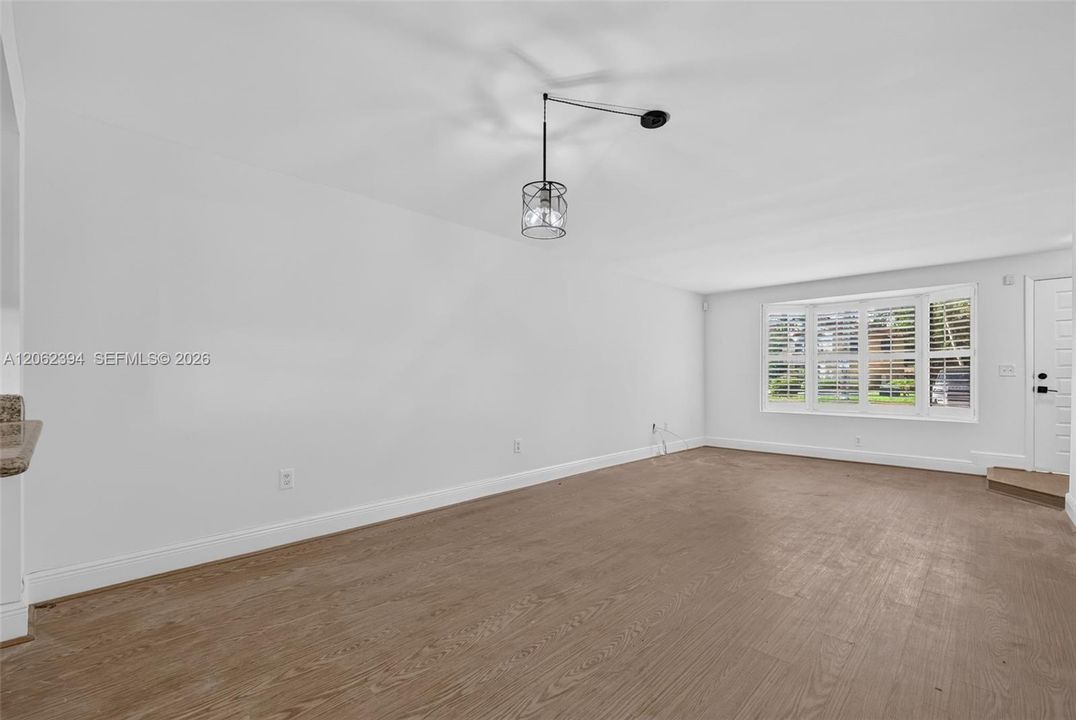В аренду: $2,700 (2 спален, 1 ванн, 1152 Квадратных фут)