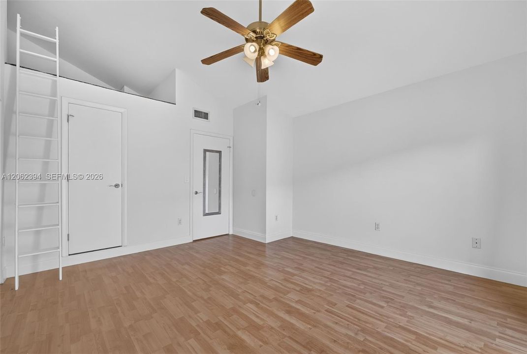 В аренду: $2,700 (2 спален, 1 ванн, 1152 Квадратных фут)