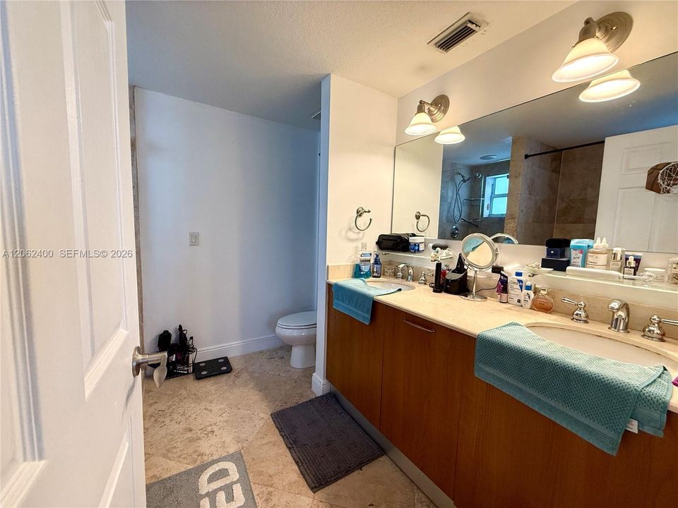 В аренду: $3,750 (2 спален, 2 ванн, 1643 Квадратных фут)