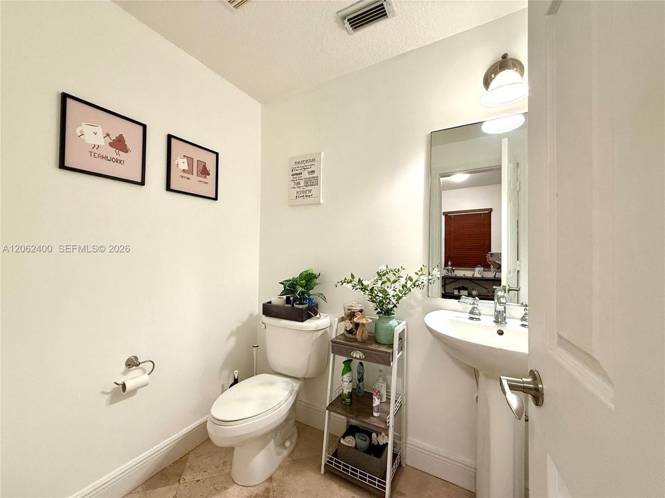 В аренду: $3,750 (2 спален, 2 ванн, 1643 Квадратных фут)