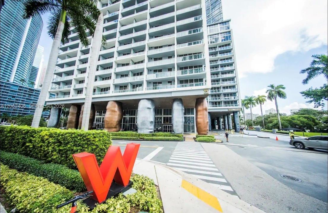 For Sale: $750,000 (1 beds, 1 baths, 876 Square Feet)