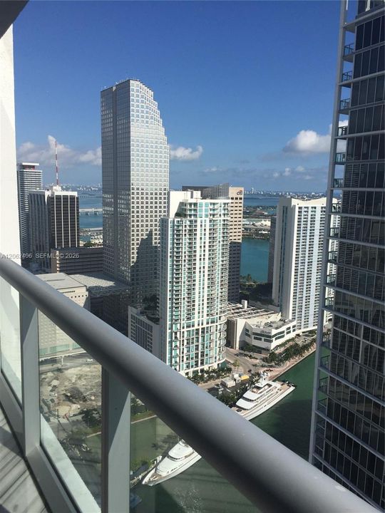 For Sale: $750,000 (1 beds, 1 baths, 876 Square Feet)