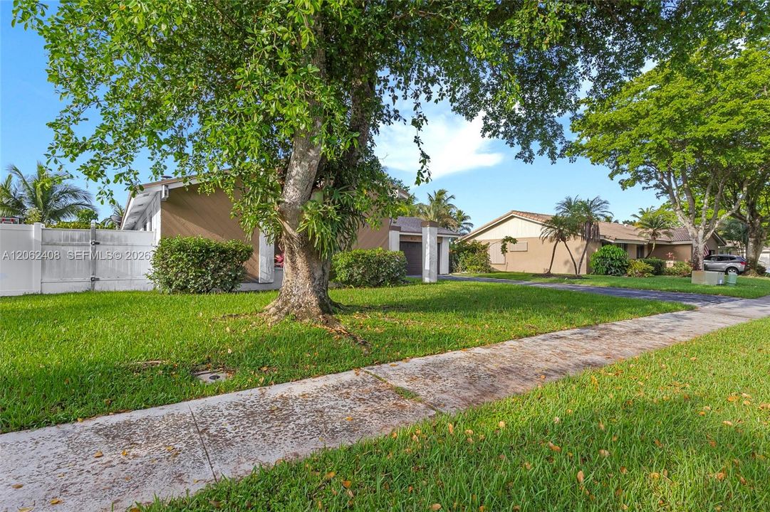 For Sale: $760,000 (3 beds, 2 baths, 1856 Square Feet)