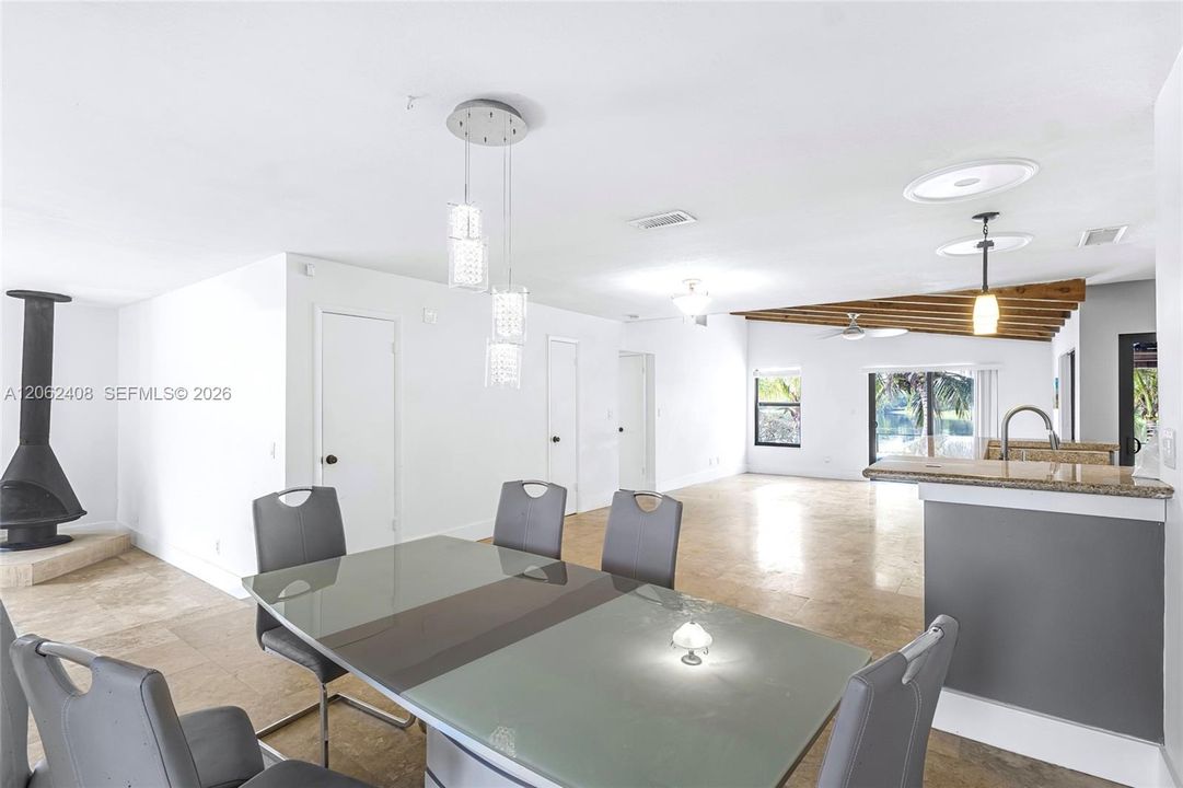 For Sale: $760,000 (3 beds, 2 baths, 1856 Square Feet)