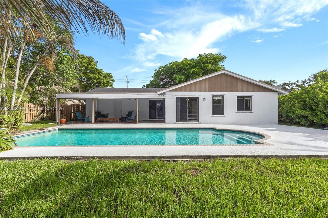 For Sale: $760,000 (3 beds, 2 baths, 1856 Square Feet)