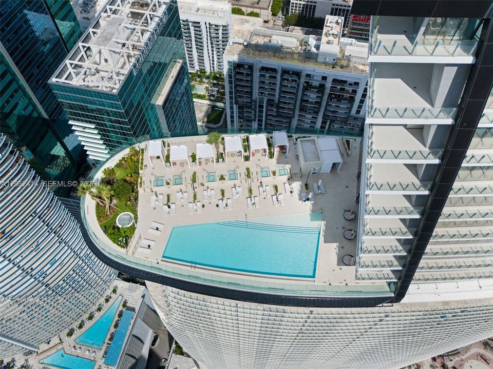 В аренду: $5,700 (1 спален, 1 ванн, 767 Квадратных фут)