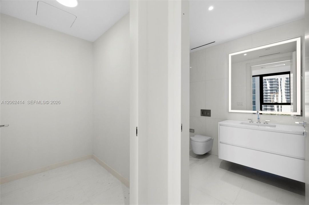 В аренду: $5,700 (1 спален, 1 ванн, 767 Квадратных фут)