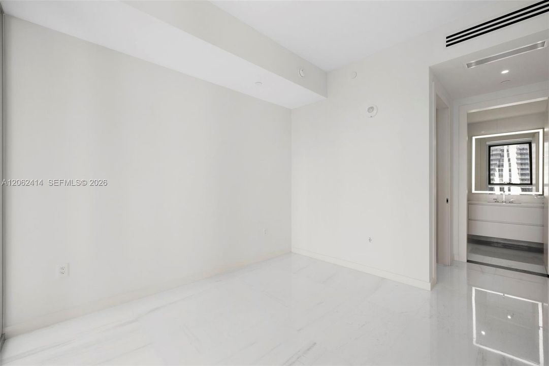 В аренду: $5,700 (1 спален, 1 ванн, 767 Квадратных фут)