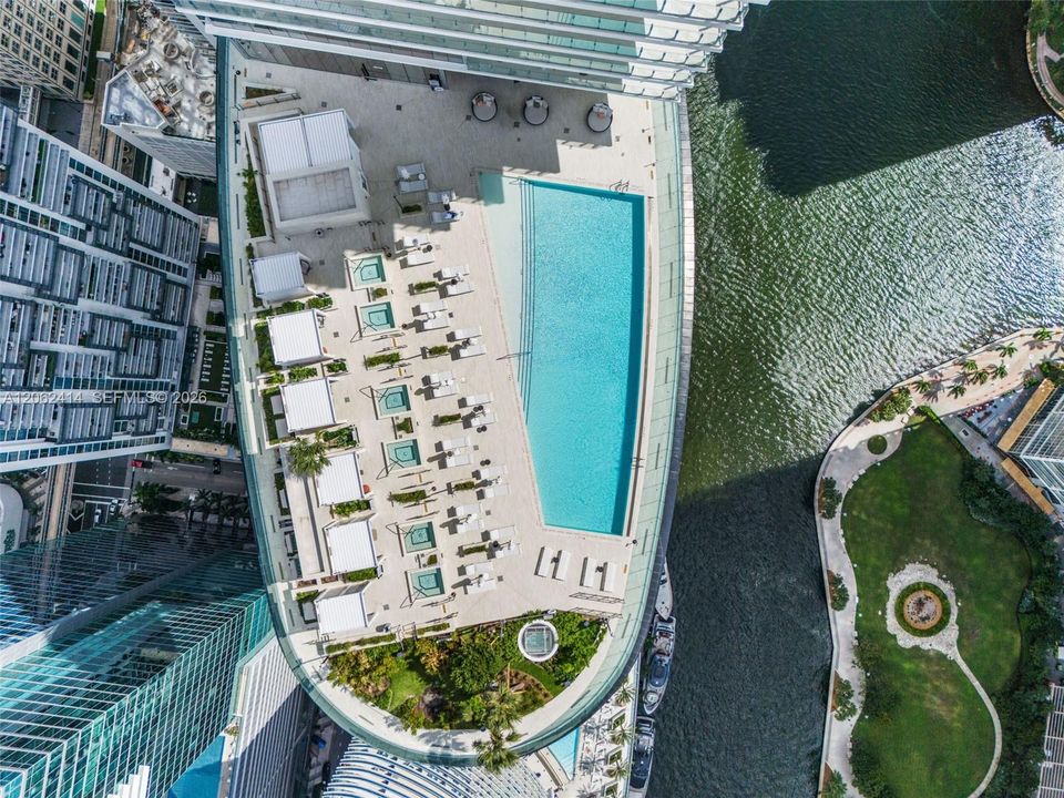 В аренду: $5,700 (1 спален, 1 ванн, 767 Квадратных фут)