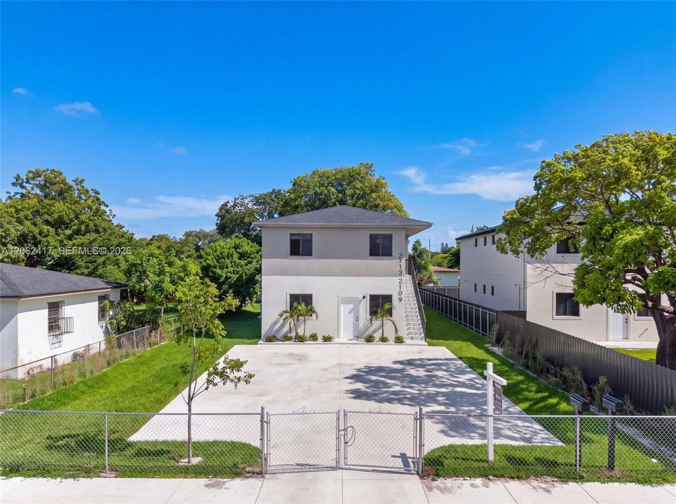 For Sale: $785,000 (0 beds, 0 baths, 2300 Square Feet)