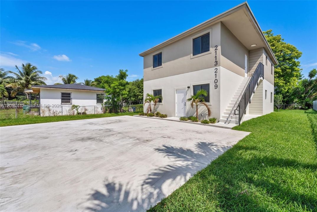For Sale: $785,000 (0 beds, 0 baths, 2300 Square Feet)