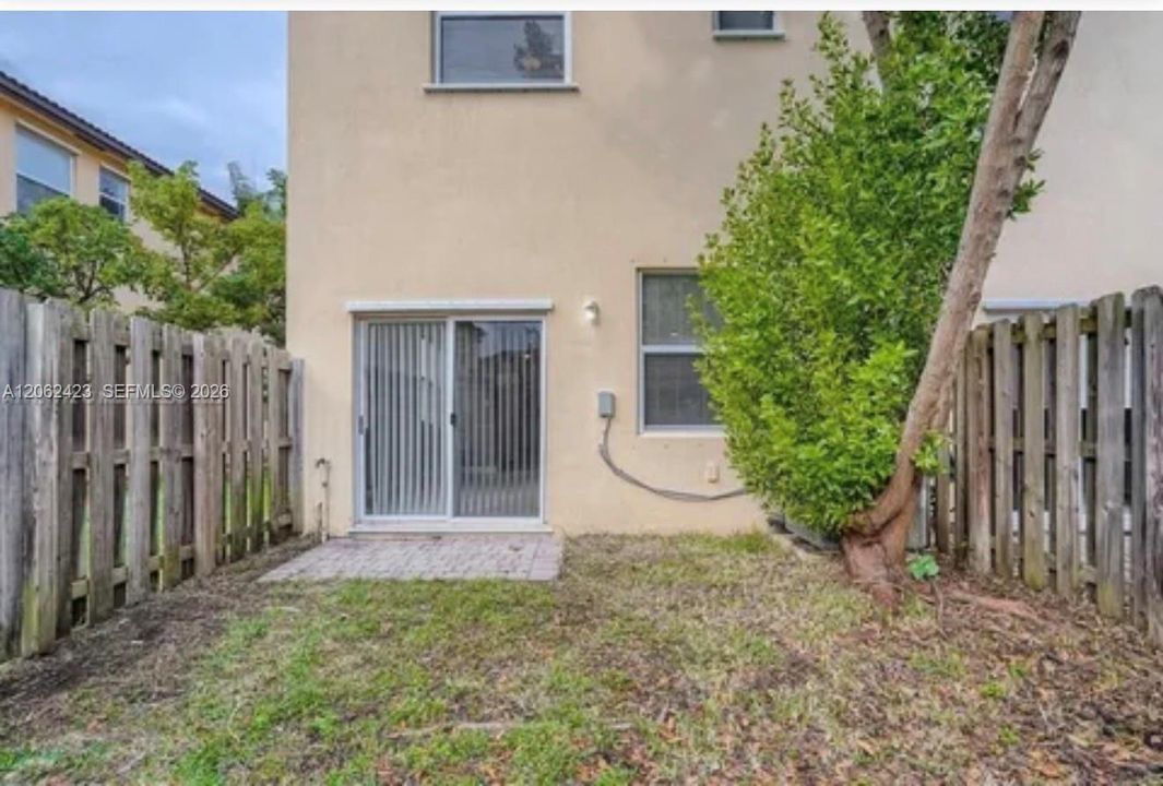 На продажу: $375,000 (2 спален, 2 ванн, 1458 Квадратных фут)