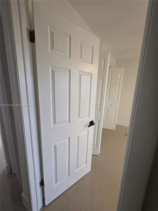 For Sale: $375,000 (2 beds, 2 baths, 1340 Square Feet)