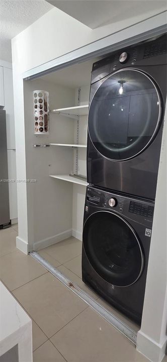 For Sale: $375,000 (2 beds, 2 baths, 1340 Square Feet)