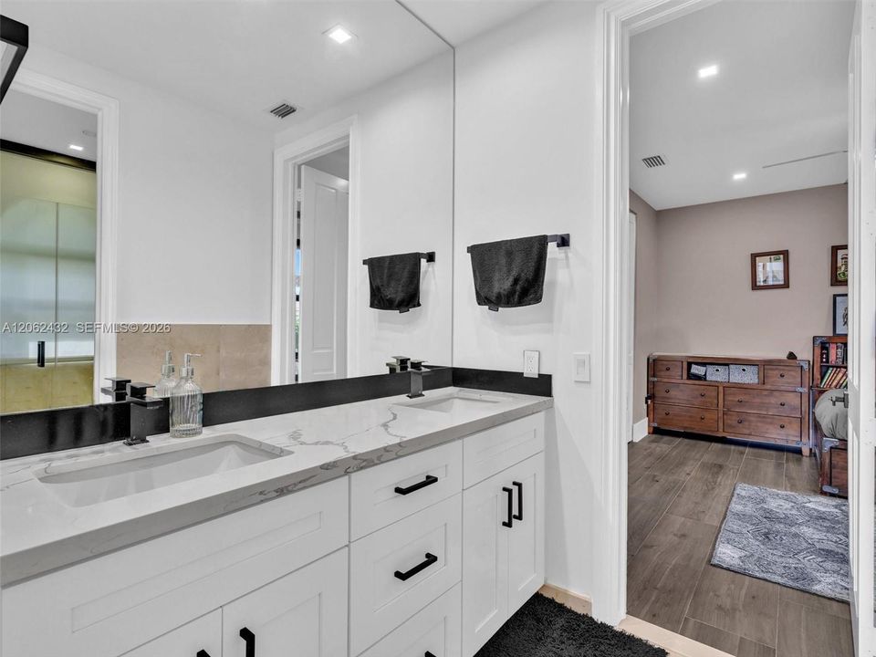 En Venta: $3,575,000 (6 camas, 5 baños, 5144 Pies cuadrados)