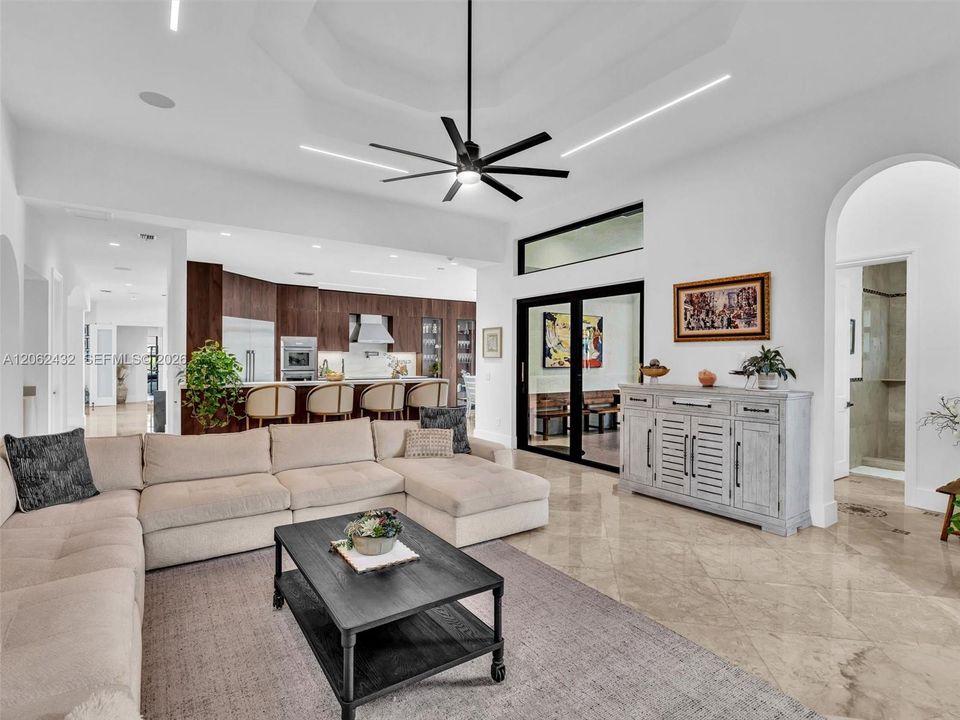En Venta: $3,575,000 (6 camas, 5 baños, 5144 Pies cuadrados)