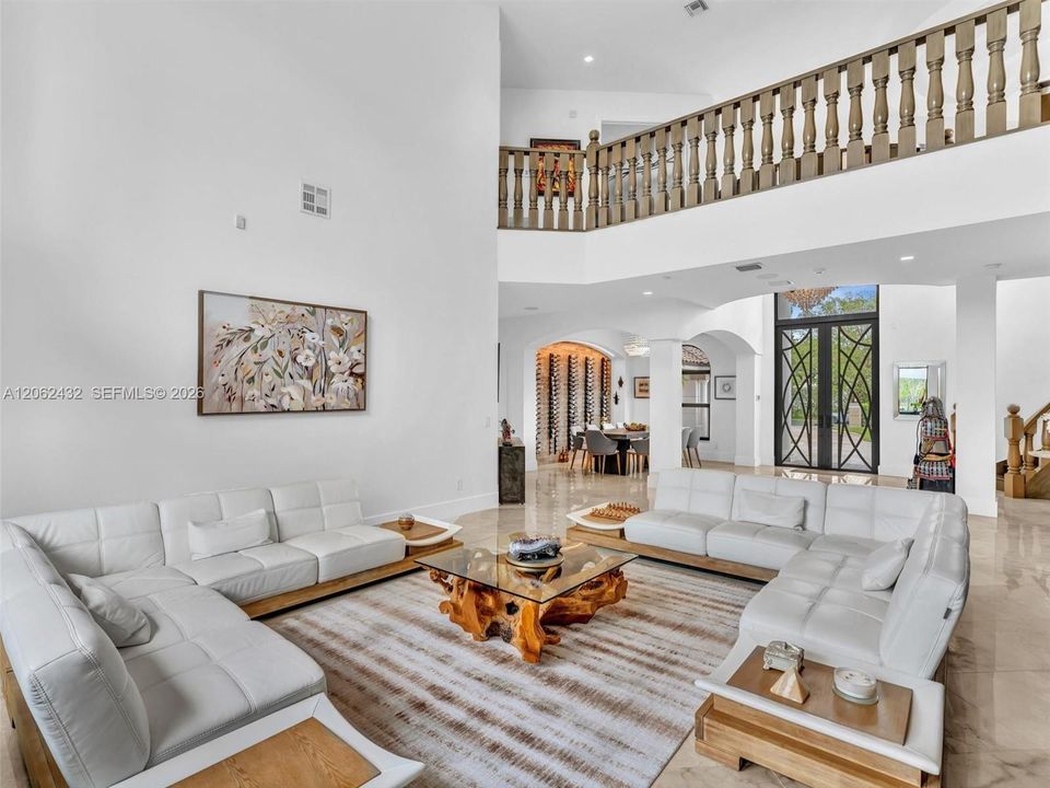 En Venta: $3,575,000 (6 camas, 5 baños, 5144 Pies cuadrados)
