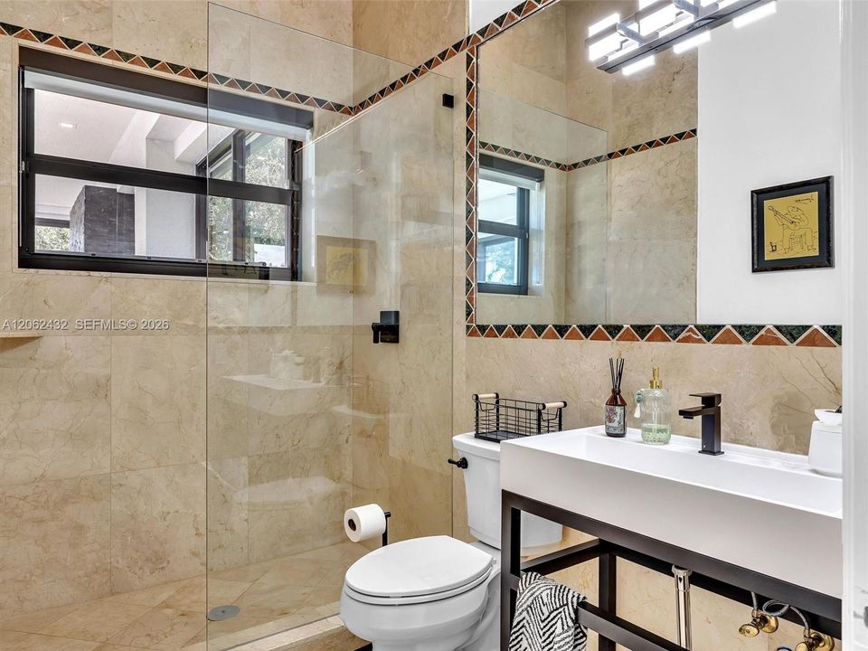 En Venta: $3,575,000 (6 camas, 5 baños, 5144 Pies cuadrados)