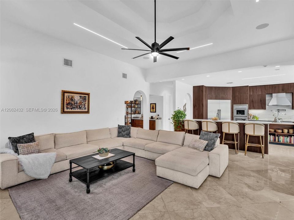 En Venta: $3,575,000 (6 camas, 5 baños, 5144 Pies cuadrados)